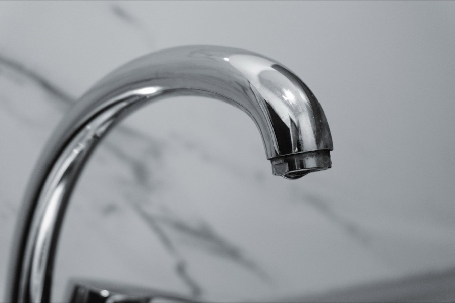 Chrome single-lever basin mixer tap
